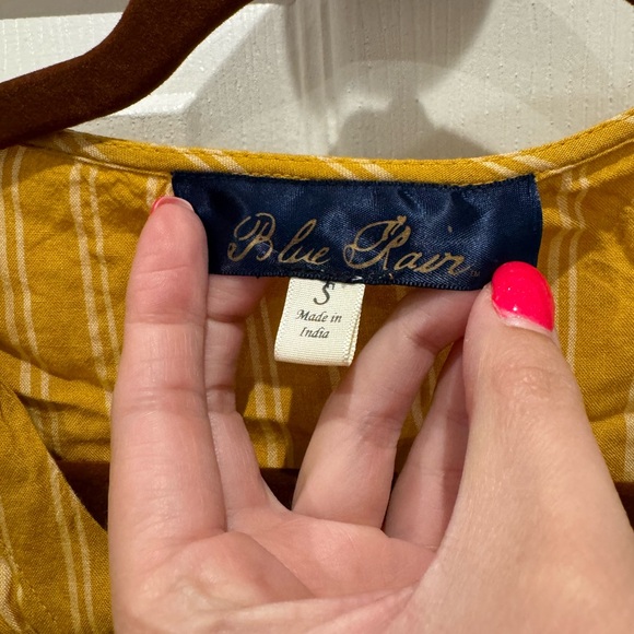 Button up wrap around blouse. In good condition. Super cute! - Picture 3 of 3